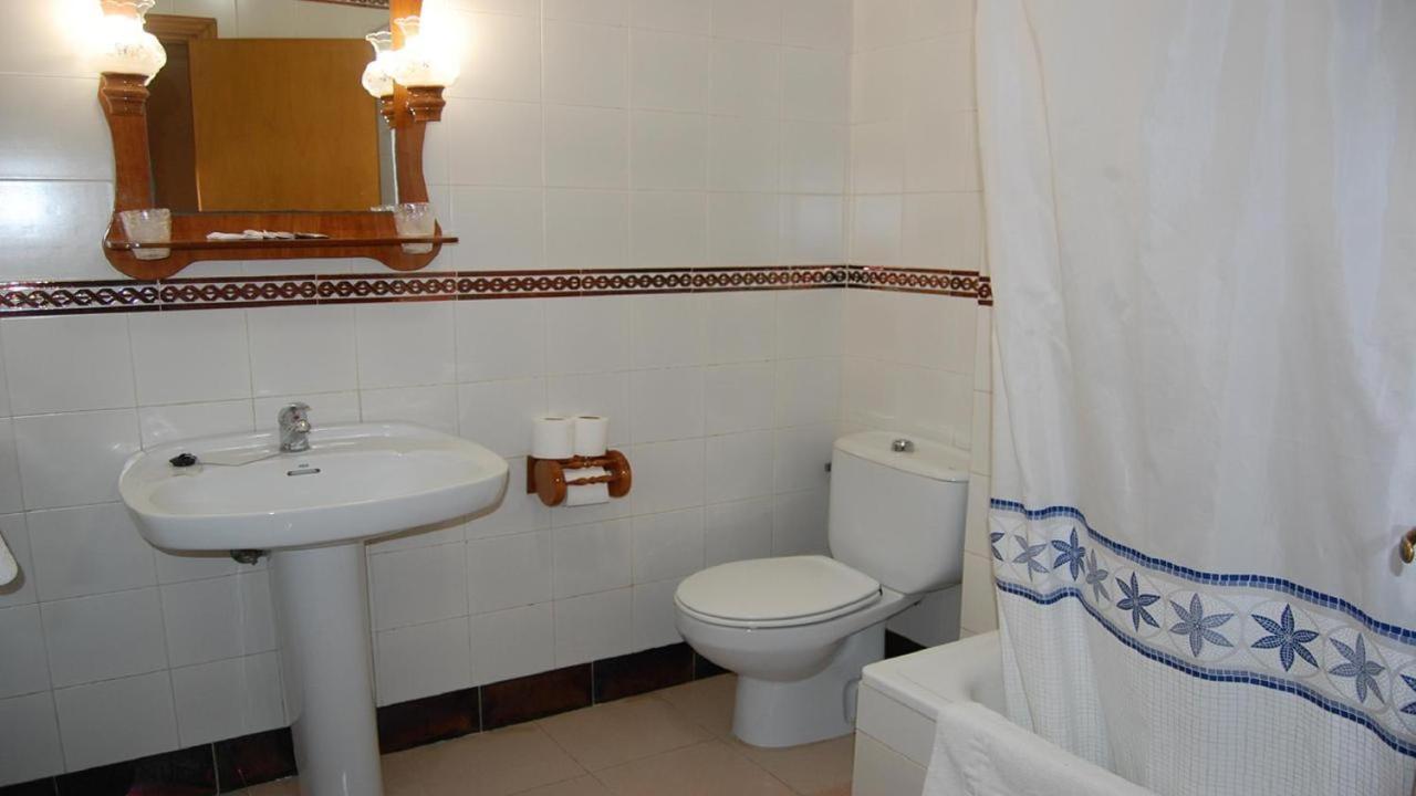 Hotel Antonio Conil Conil De La Frontera Exteriör bild